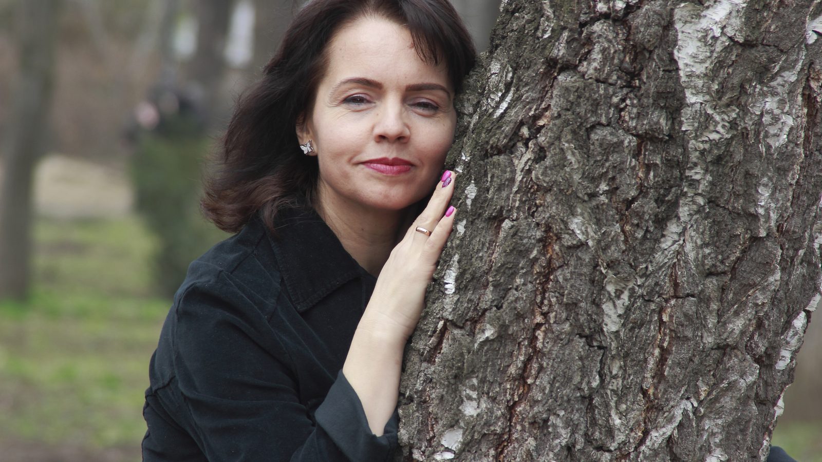Adriana Leșovschi într-un moment de liniște, în natură
